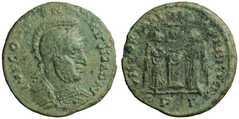 Constantine I; AE3 Ticinum; Victoriae with altar