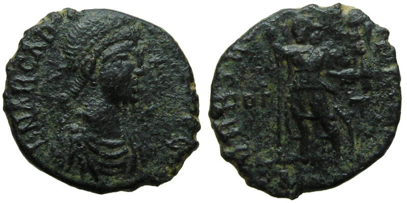 Aracadius; AE3 Rome; Roma with Victory