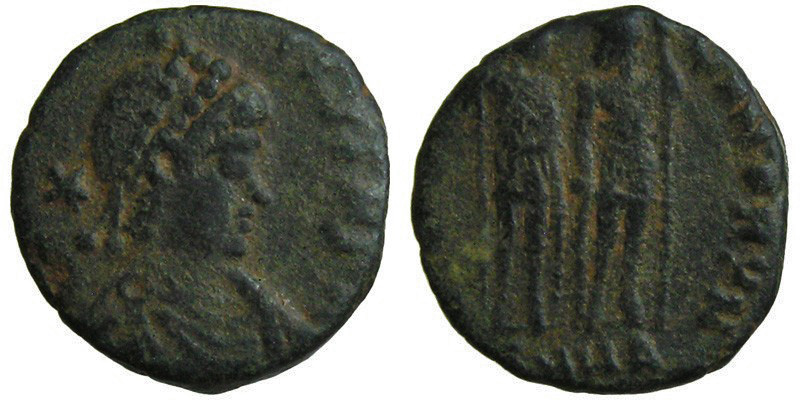 Theodosius II; AE4 Heraclea; emperors with shields